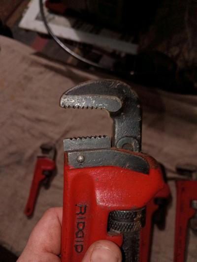 set of pipe wrenches various sizes - Thumbnail 3