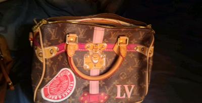 Loius Vuitton Purse - Thumbnail 7