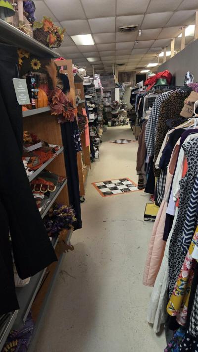 Big clearance sale April 24th through 26th everything is 1 - Thumbnail 12