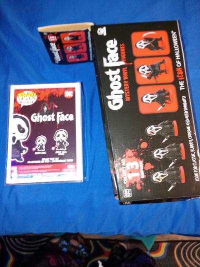 ghistface Funko 2002 and display case - Thumbnail 2