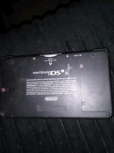 Nintendo DSI XL 25th anniversary edition - Thumbnail 3