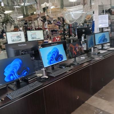 computers Available - Thumbnail 2