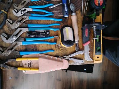 just a big lot of screwdrivers pliers and random stuff - Thumbnail 3