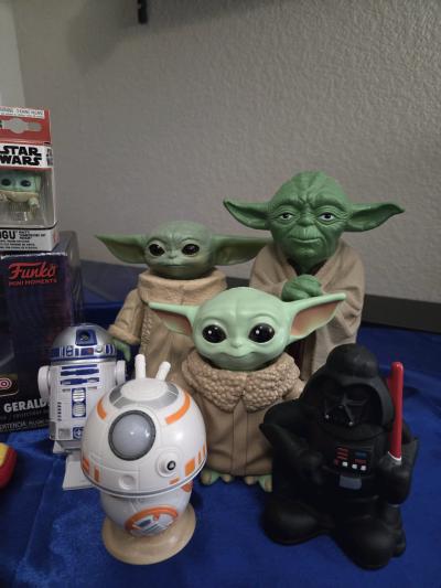 Disneys Star Wars and Marvel lot - Thumbnail 4