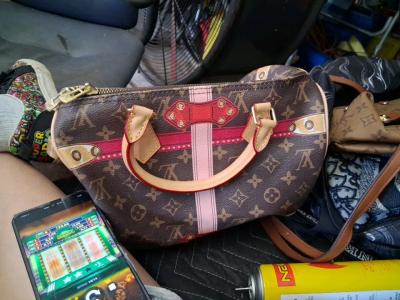 Loius Vuitton Purse - Thumbnail 8