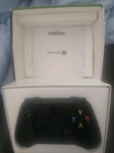 BRAND NEW XBOX SERIES XONE CONTROLLER - Thumbnail 6