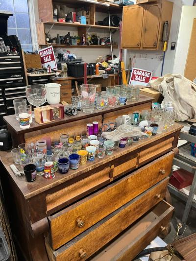 moving sale garage full of tool and more - Thumbnail 6