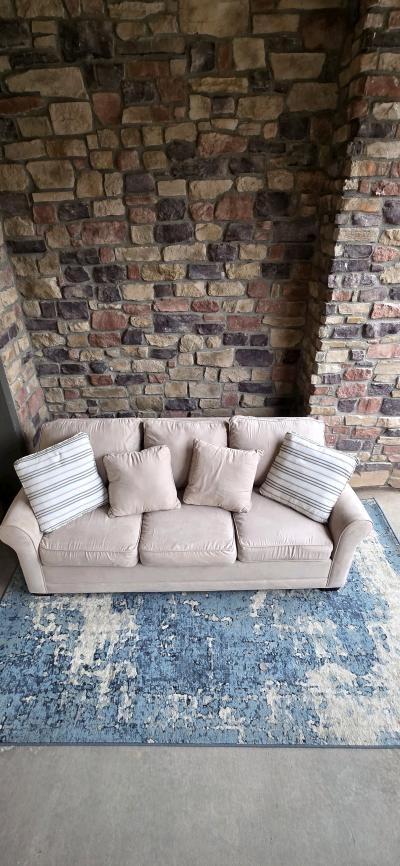 Comfy beige sofa - Thumbnail 2