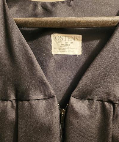 Masters Status Graduation Cap and Gown - Thumbnail 2
