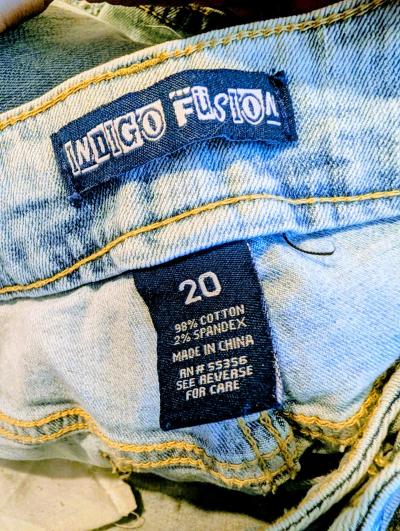 lot of jeans various sizes - Thumbnail 2