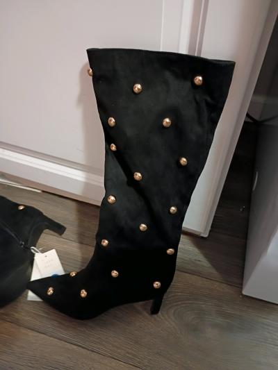 Brand new memory foam boots - Thumbnail 2