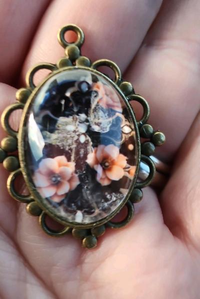 haunted cross picture in a pendant - Thumbnail 3