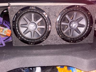 2 kicker 10s speakers - Thumbnail 1
