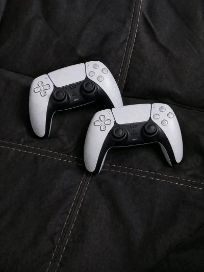 PlayStation 5 Pro - Thumbnail 3