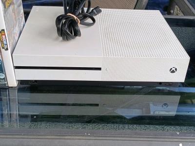 Xbox one consoles and random games - Thumbnail 4