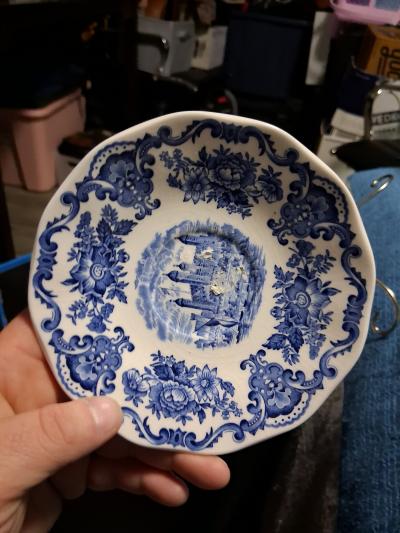 various vintage teapots and accesories - Thumbnail 9