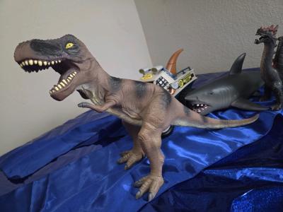 TOY LOT - Thumbnail 8