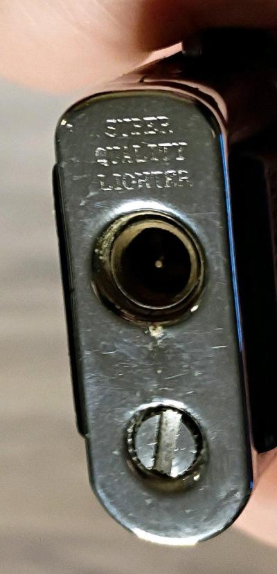 vintage Aurora penguin 45 gas lighter and flashlight combo - Thumbnail 7