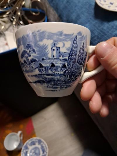 various vintage teapots and accesories - Thumbnail 10