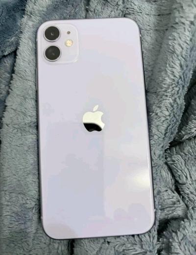 iPhone 11 - Thumbnail 2