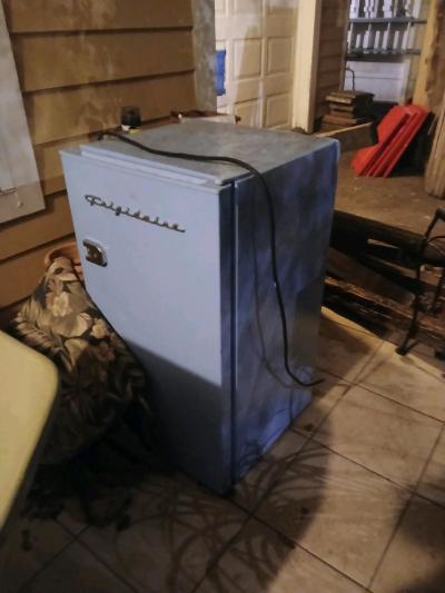 Baby Blue Smaller Frige - Thumbnail 4