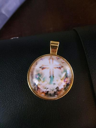 Gold pendant with a cross - Thumbnail 11