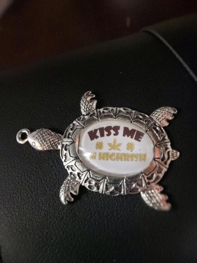 Kiss Me Im Highrish - Thumbnail 6