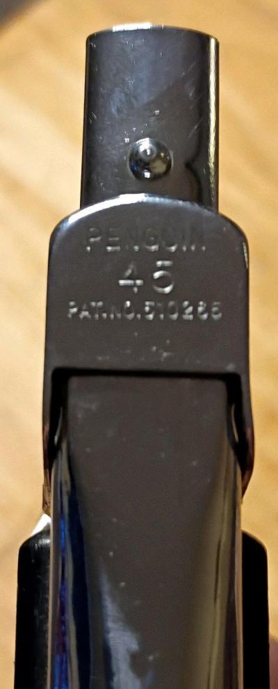 vintage Aurora penguin 45 gas lighter and flashlight combo - Thumbnail 6