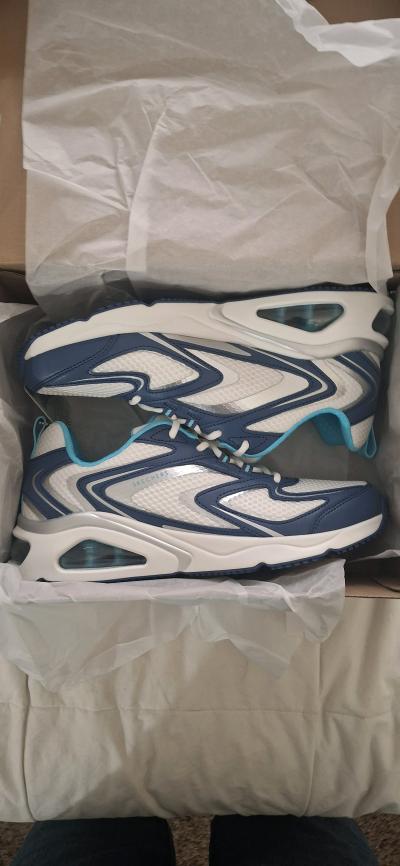 sketchers walking shoes - Thumbnail 3