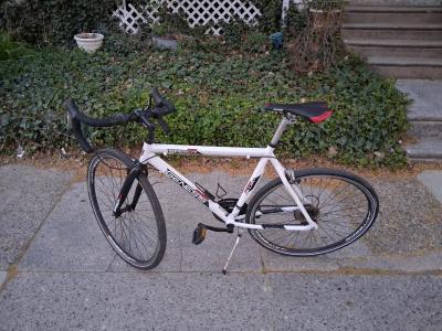 Genesis Saber 700 cm road bike