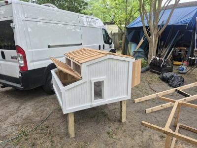 4x4x3 chicken coop - Thumbnail 10