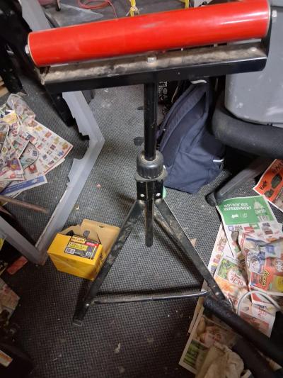 Adjustable Roller Stand