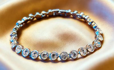Stunning Swarovski Bezel Set Crystal Tennis Bracelet - Thumbnail 3