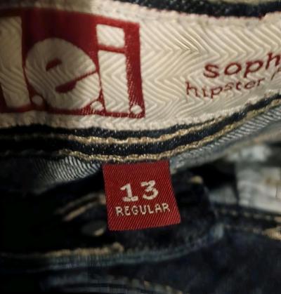 Never worn LEI Jeans - Thumbnail 2