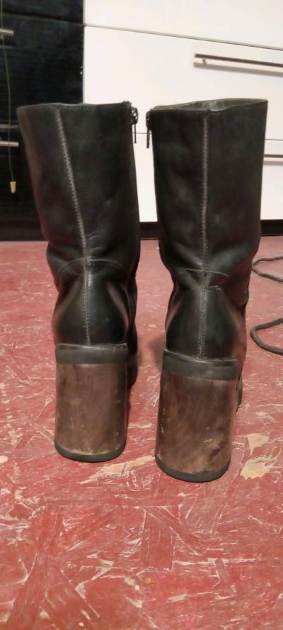 Vintage med length black leather boots - Thumbnail 2