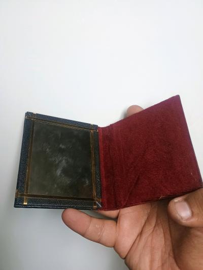 A 1970s Hippie Girl Fold Over Mirror Compact Faux Leather - Thumbnail 7