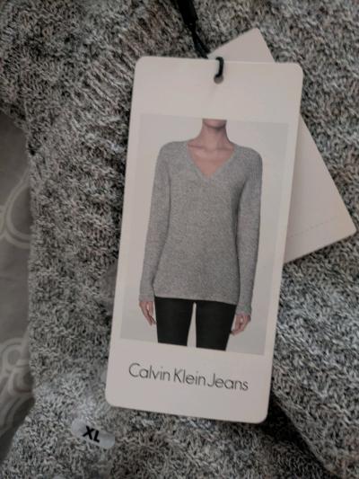 Calvin Klein long sleeve sweater - Thumbnail 3