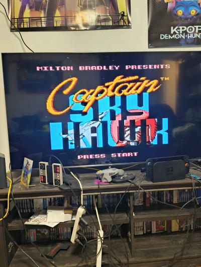 2 Nintendo NES consoles with controllers zapper gun and 11 g - Thumbnail 10