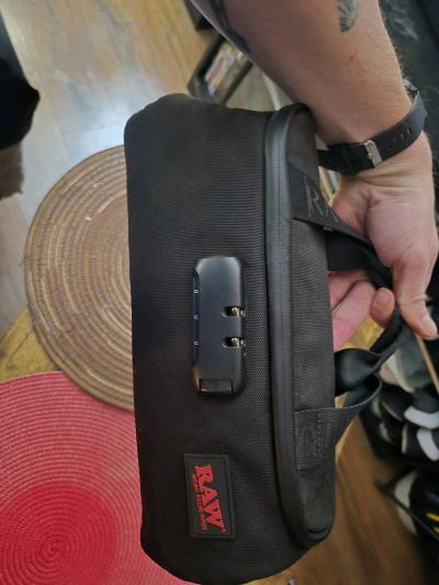 Raw smell proof locking bag - Thumbnail 3