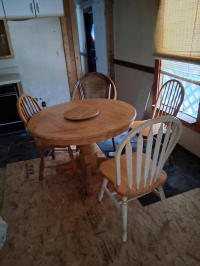 4 seater kitchen table with chairs