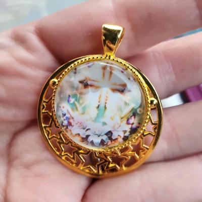 Gold pendant with a cross - Thumbnail 4
