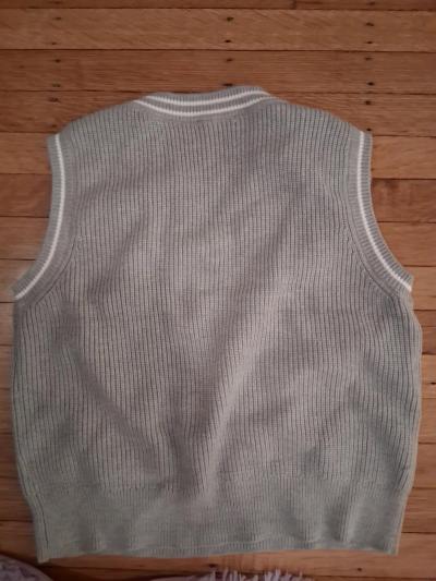 soft comfy NY gray sweater vest