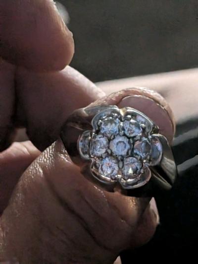 14 k gold diamond cluster ring with over a carat and a half - Thumbnail 11