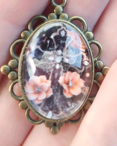 haunted cross picture in a pendant - Thumbnail 4