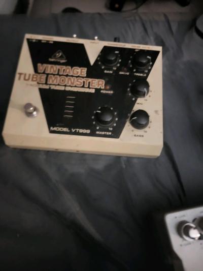 guitars and accessories - Thumbnail 4