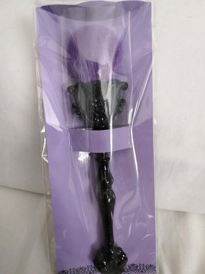 Anna Sui Vanity Face Makeup Brush - Thumbnail 2