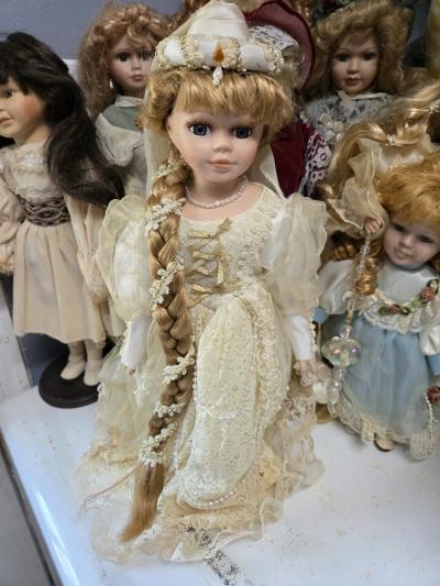 porcelain dolls all old original clothes an accessories - Thumbnail 9