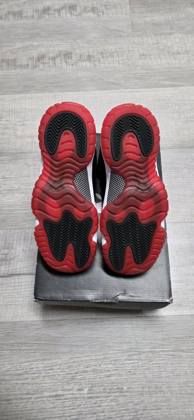 Jordan 11 Playoffs - Thumbnail 5