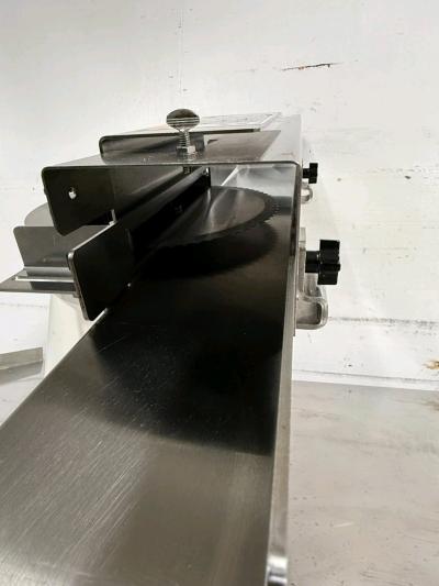 Oliver 702N Bagel and Bun slicer - Thumbnail 7