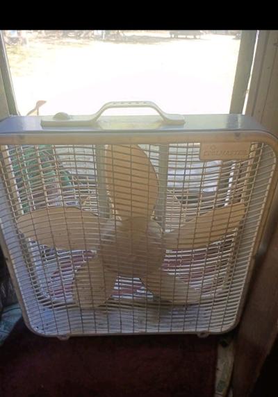 A White Box Fan - Thumbnail 3